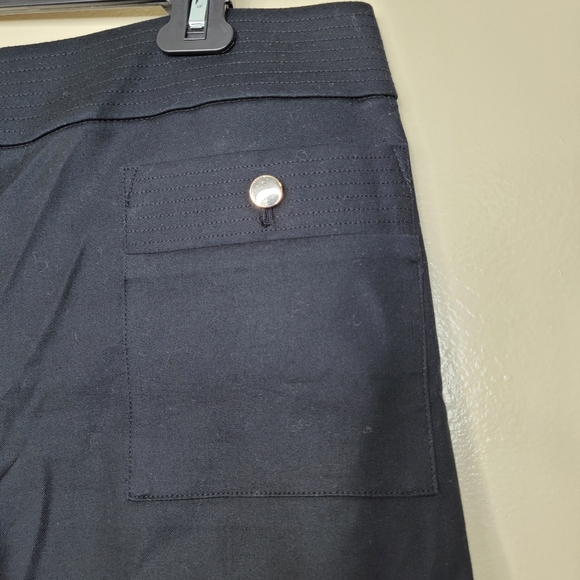 Ann Taylor Loft Black Shorts NEW Womens Size 12 Gold Buttons - Picture 2 of 4